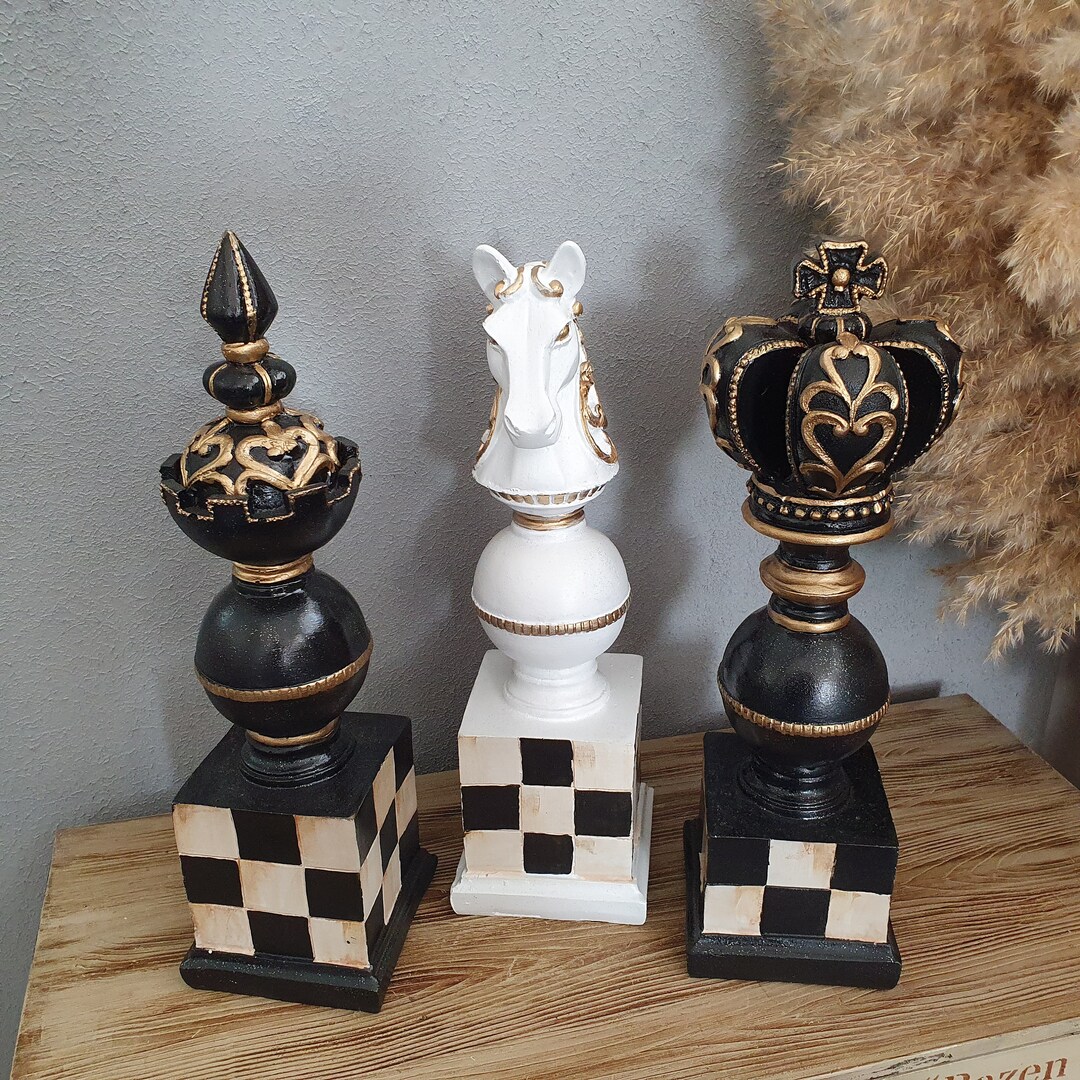 Decorative Chess Piece Statue, Chess Set of 3, Large Chess Team Statues,3 Piece Chess Sculpture