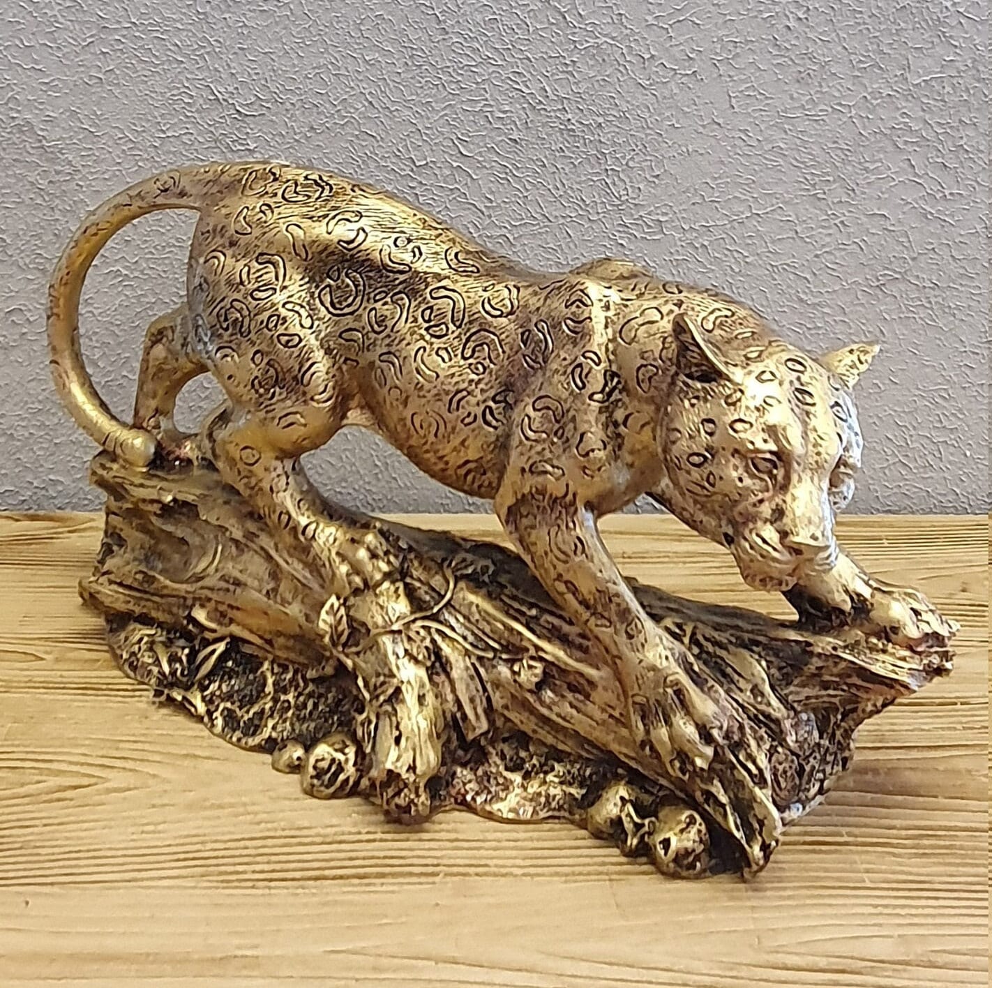 ジャガー（ゴールド）置物 Decorative Jaguar Statue, 12.20 Inches, Gold, Silver and Bronze