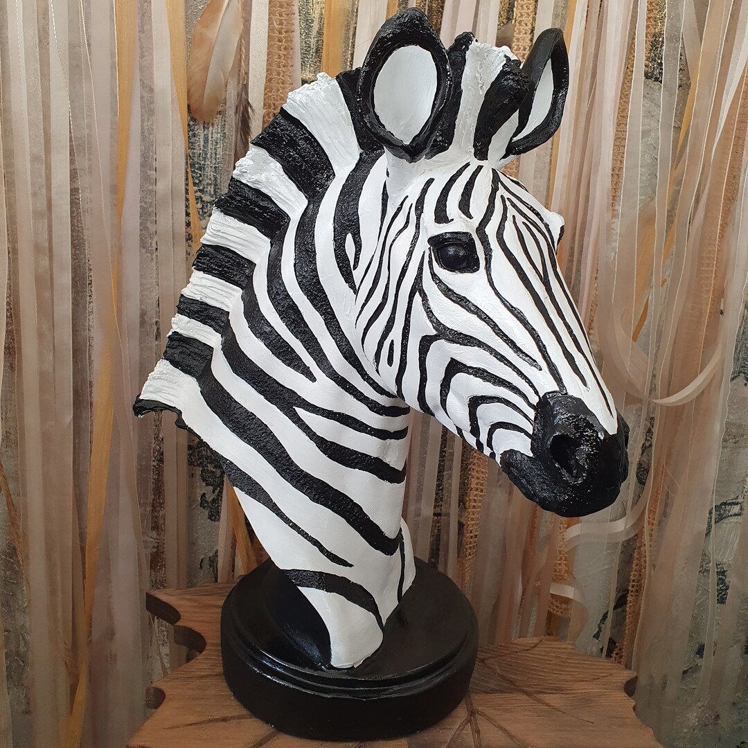 ほし。メディチ首像　高さ60cm。 メディチ首像。高さ 60cm - メルカリ