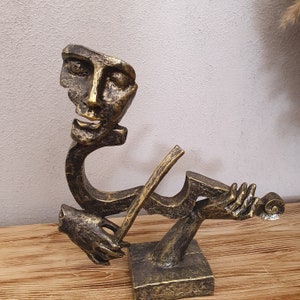 Decorative Violinist Abstract Sculpture, Gifts for violinist, Violinist Sculpture, Violinist Statue, Handmade Statue, Office Decoration