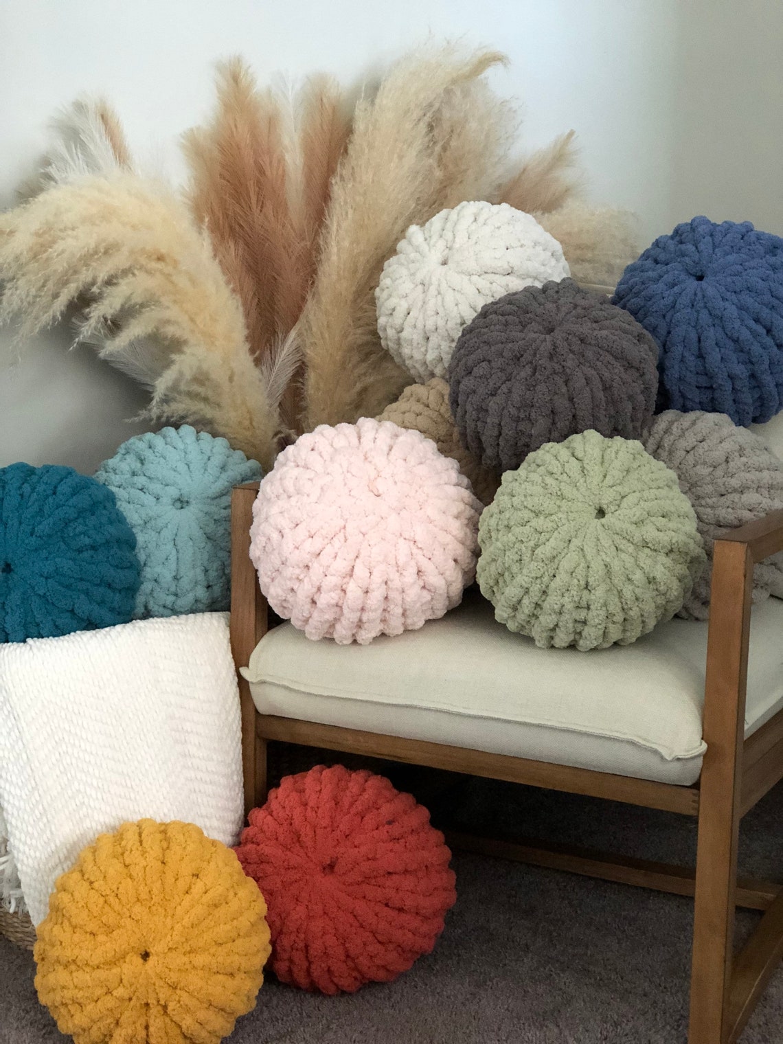 Chunky Knit Pillow Circle Pillow Super Chunky Pillow Hand Etsy