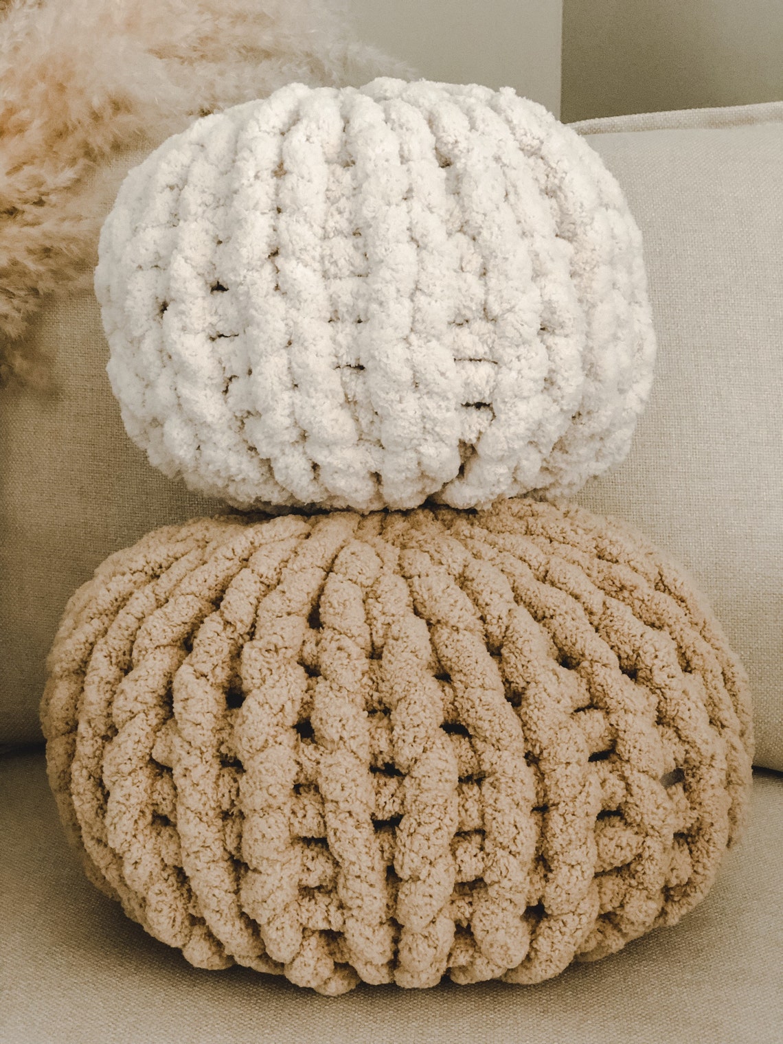 Chunky Knit Pillow Circle Pillow Super Chunky Pillow Hand Etsy