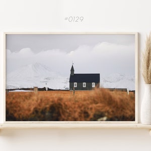 Island schwarze Kirche Fotodruck, modernes Bauernhaus Dekor, skandinavische Wandkunst, Instant Download