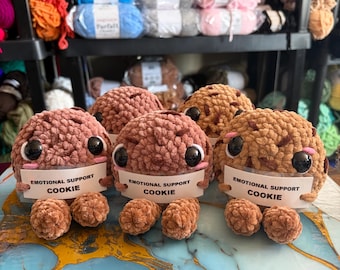 Crochê de batata, cenoura e picles para apoio emocional positivo, presente.