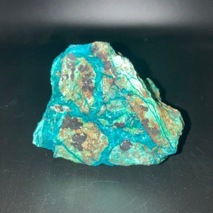 Shattuckite on Chrysocolla