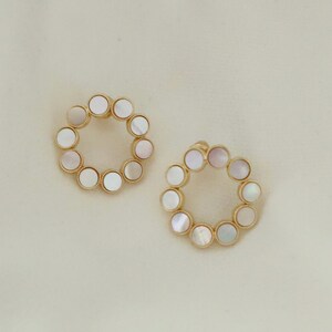 Stud earrings -  Pearl earrings - Gold earrings - Small gold earrings - Shell earrings