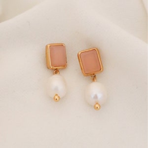 Gold Pearl Earrings - Dangle Rose Quartz Earrings - Pearl Drop Earrings - Real Pearl Earrings - Real Stone Earrings -Waterproof Earrings