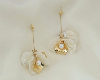 Boucles d’oreilles Pearl Drop - Boucles d’oreilles à pétales floraux - Boucles d’oreilles en or - Boucles d’oreilles Statement