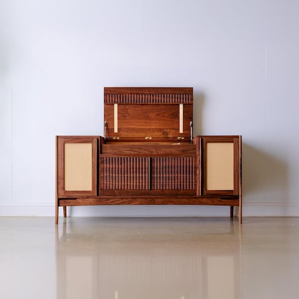 The Drover | Sonos-Integrated Vinyl Record Console | Solid Wood Turntable Media Console