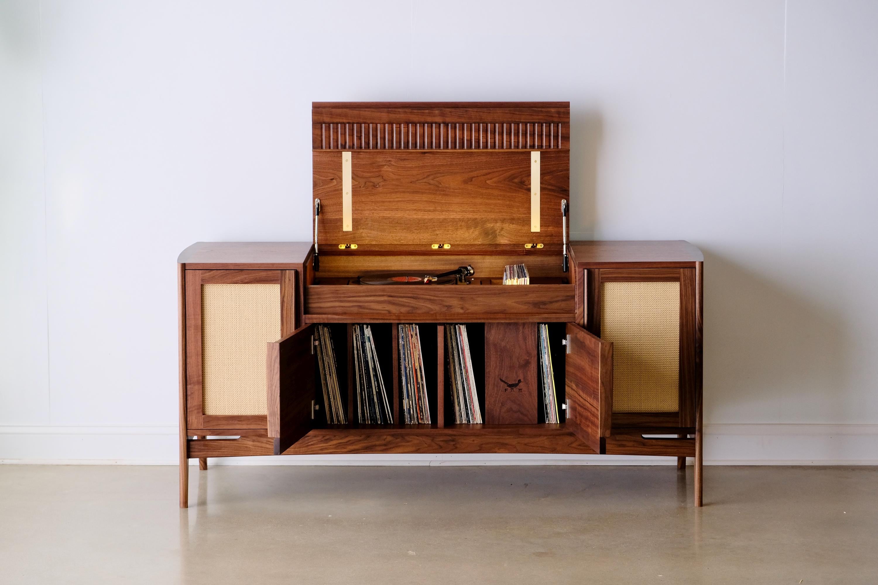 The Drover | Sonos-integrated Vinyl Record Console | Solid Wood