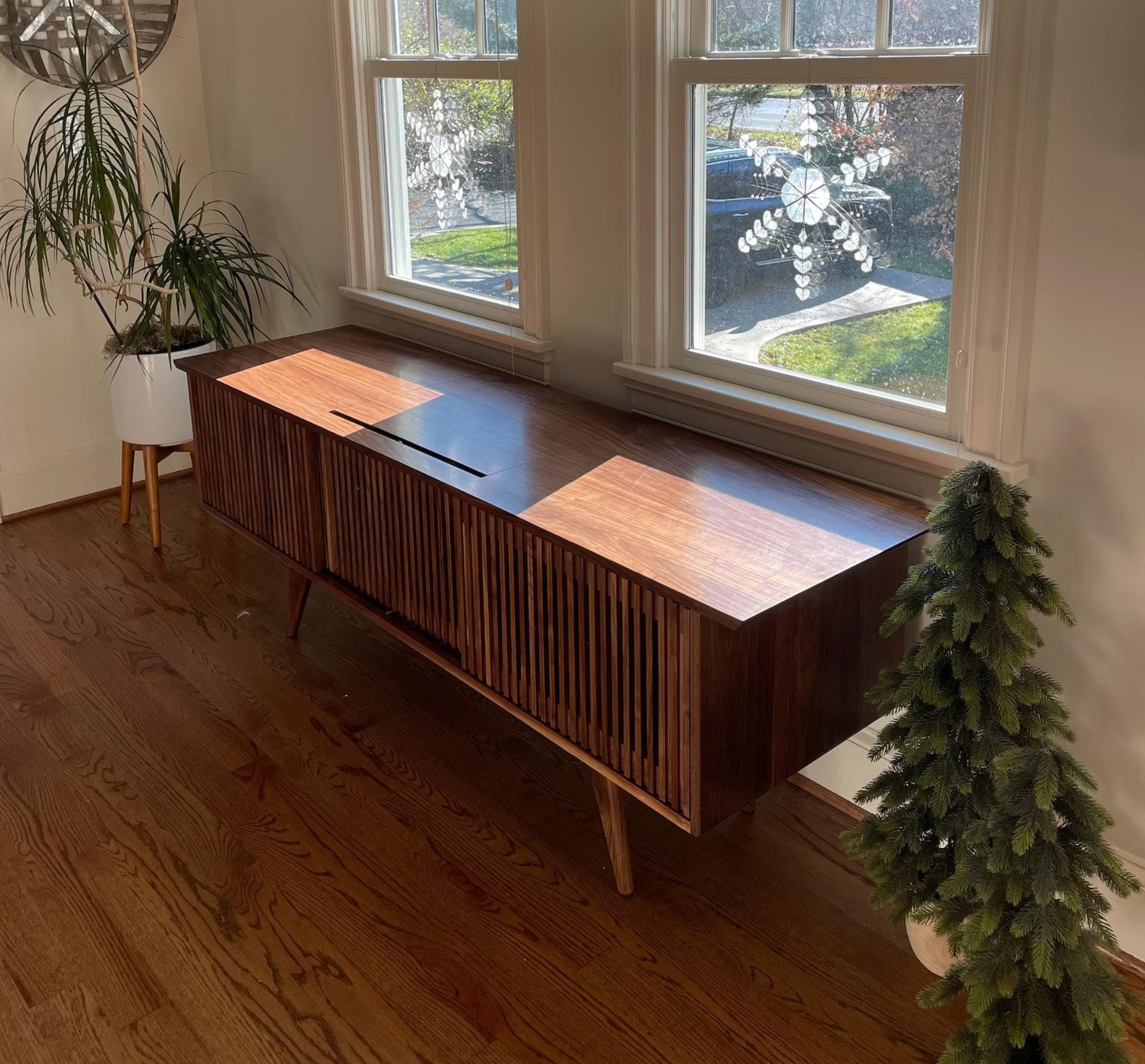 The Louvre + Turntable Lid | Mid-century Modern Record Console