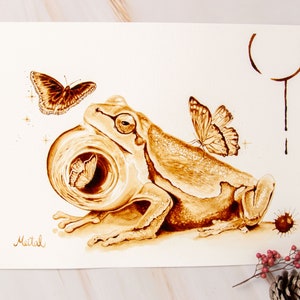 Stampa artistica di rane, opere d'arte murali di rane, opere d'arte di alta qualità, opere d'arte di farfalle, arte fantasy, creature mitiche, pittura surreale, regalo "Mi manchi"