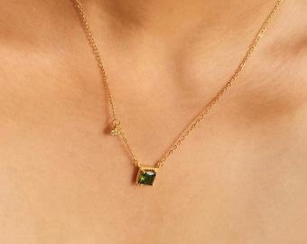 Dainty Gold Emerald Necklace, Square Cut Green Gemstone Pendant, May Birthstone Gift for Her, Minimalist Gold Jewelry, Elegant Solitaire