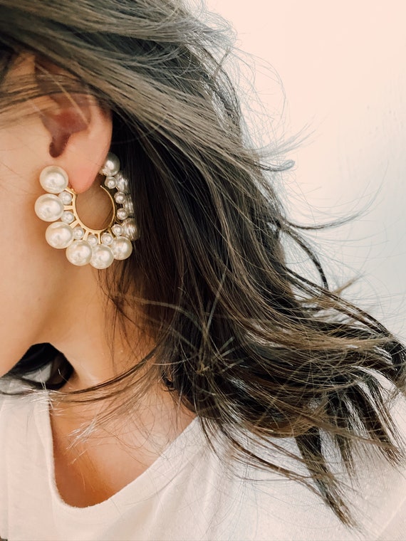 Chunky pearl earrings deals