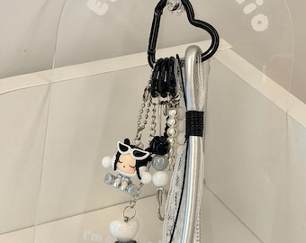 Adornos para bolsos Skull Panda Pop: Adornos hechos a mano para bolsos, teléfonos y llaveros.