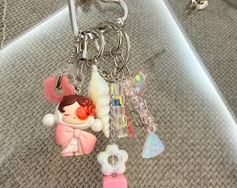 Figura secreta de Panda Calavera: Charm Pop Bean: Charms hechos a mano para bolsos, teléfonos y llaveros.