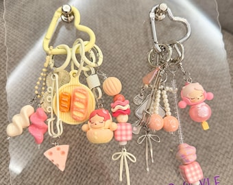 Adornos para bolsos Skull Panda Pop: Adornos hechos a mano para bolsos, teléfonos y llaveros.