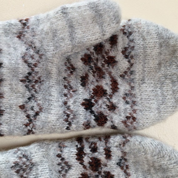 Vintage Handknitted Nordic Mittens - image 5