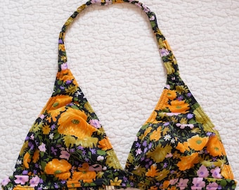 Top de bikini con estampado floral vintage estilo retro de los años 70