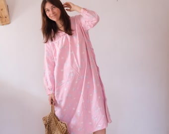 Sukienka maxi z bawełny w stylu vintage z kwiatowym nadrukiem i falbanką w kolorze różowym