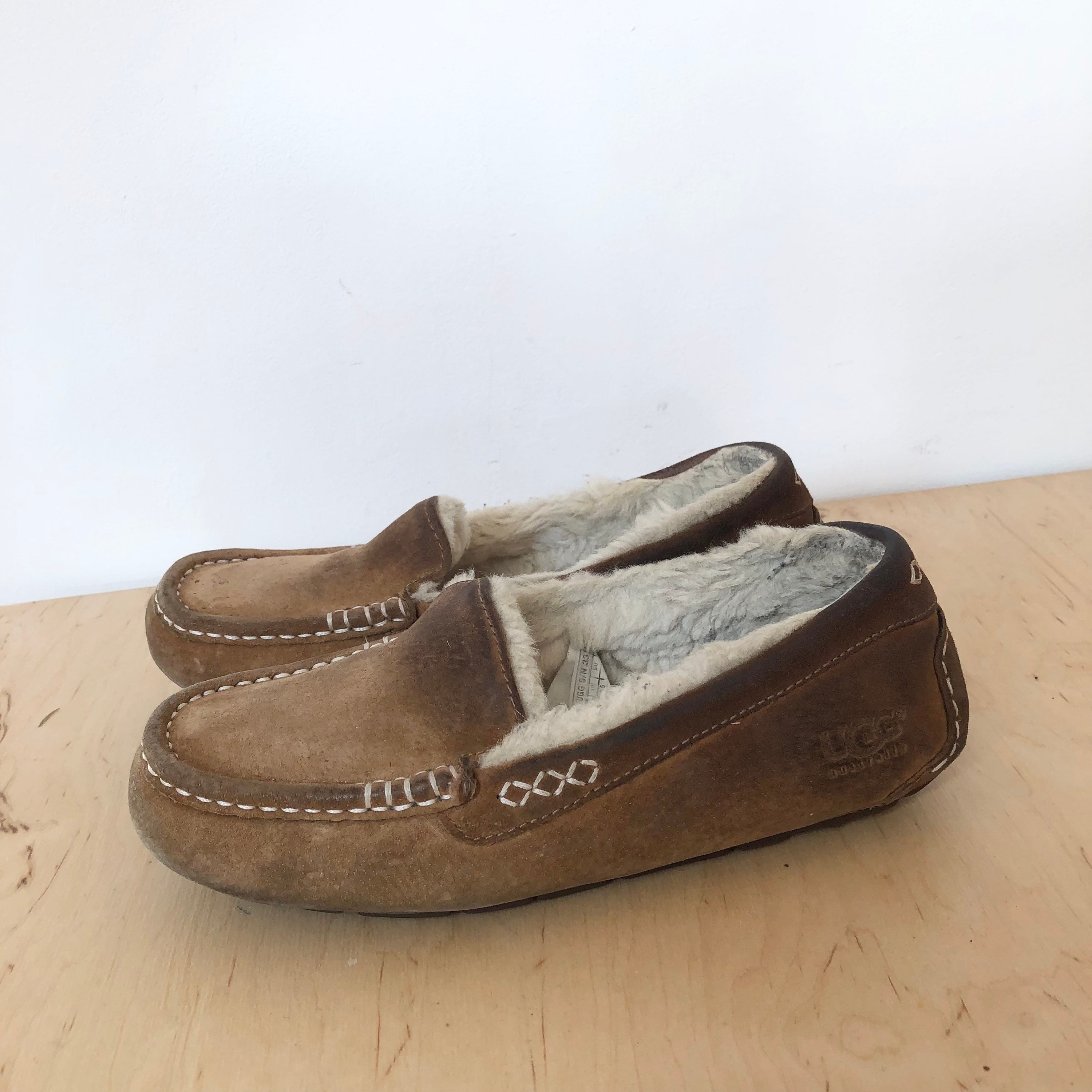 Ugg ansley shop slippers chocolate