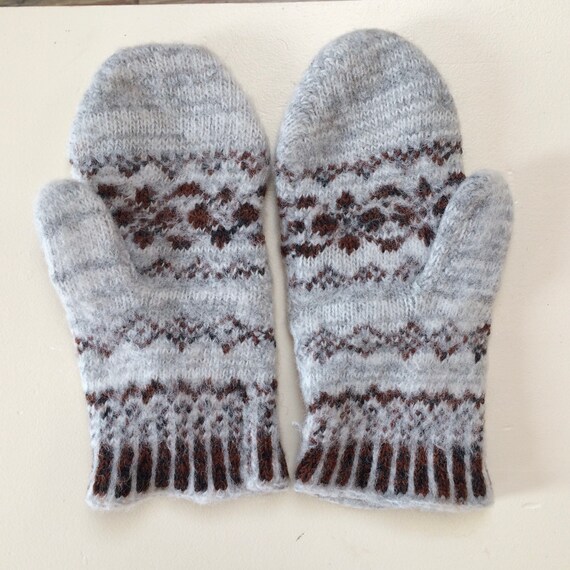 Vintage Handknitted Nordic Mittens - image 2