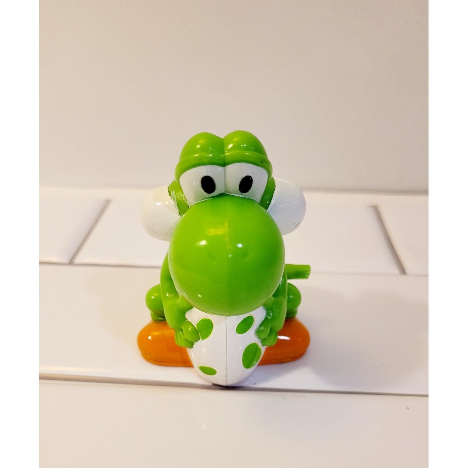 Disney - ヨシ Vintage 2002 YOSHI Figure Burger King Toy Mario Nintendo