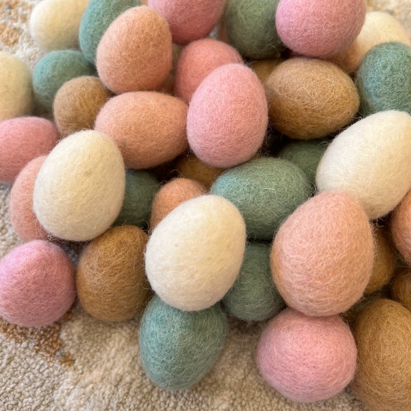 ufs de Pâques en feutre de couleur pastel, environ 5 cm de haut en feutre 100 % pure laine, parfait pour la décoration de Pâques, des paniers, des chasses aux œufs de Pâques