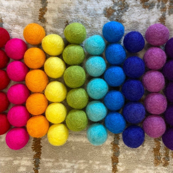 Rainbow Mix 2.5cm 100% Nepalese wool felt ball pom poms/ Montessori education sensory play balls