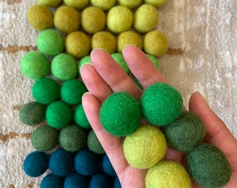 Green Rainbow Ombré Pom Pom Felt Balls (2.5cm) for DIY craft,mobile,bunting,garland making