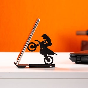 metalen mobiele telefoon bureauhouder, minimalistische motorfiets figuur voor telefoon en tablet stand, speciale zaken man geschenken, unieke office decor