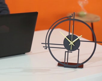 Tabletop Metal Clock with Geometric Style, Minimalist Bedroom Clock, Unique Desk Clock, Modern Design New Business Gift, Home Decoration