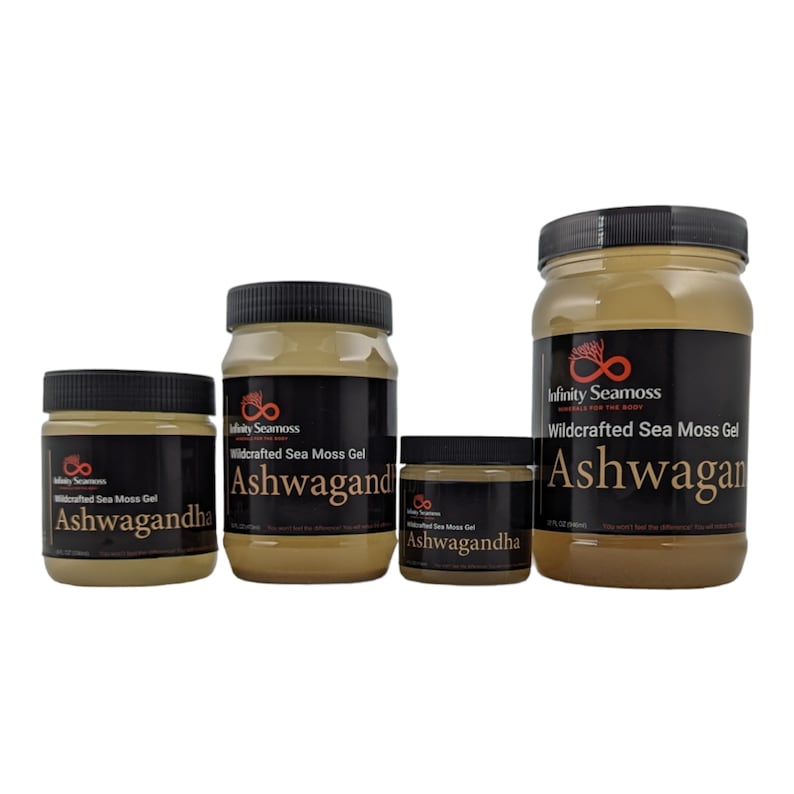 Peut inclure: Quatre pots en verre de diff&eacute;rentes tailles contenant un gel brun clair. Les pots sont &eacute;tiquet&eacute;s avec le texte "Infinity Seamoss" et "Wildcrafted Sea Moss Gel Ashwagandha".