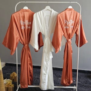 Bridesmaid robes Burnt Orange silk in fall autumn colors Mauve White personalized robes for wedding party Maid of Honor Mother of the Bride