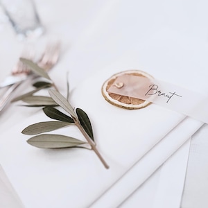 Personalisierte Namensschilder fuer deine Traumhochzeit aus Transparentpapier, Platzkarten als moderne  Boho Hochzeitsdeko Papeterie