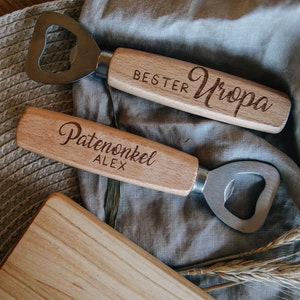 Gepersonaliseerde flesopener gemaakt van hout &quot;beuken&quot; / cadeau voor overgrootvader / peetvader cadeau / flesopener met gravure