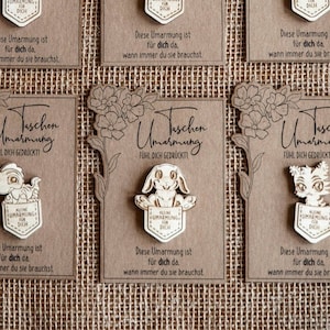 Pocket Hug - Câlin de poche / Porte-bonheur personnel / Carte postale avec pendentif / Cadeau pour amis et collègues / Cadeau de consolation