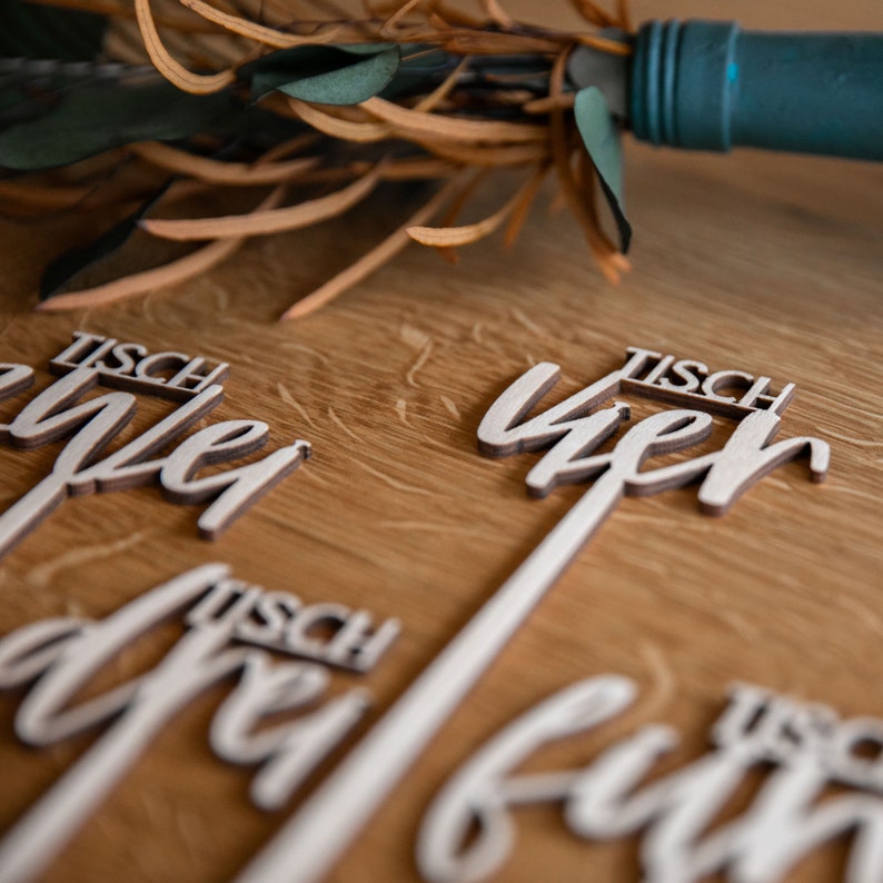 Tischnummern Hochzeit aus Holz / Sitzplan / Zahlen aus Holz / Tischnummern Flaschen / Tischschilder / Hochzeitspapeterie / Sitzplatz