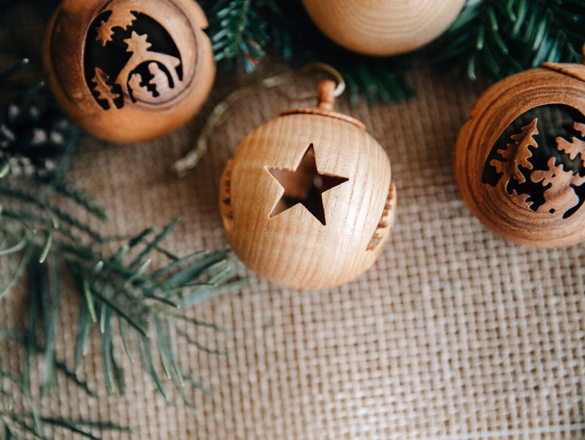 Weihnachtskugel aus Holz mit Motiv / Christbaumkugel mit Bild Etsy.de