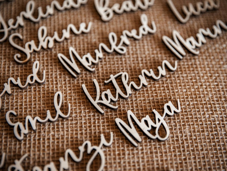 Marque-places de mariage inscription en bois / marque-places en bouleau image 1