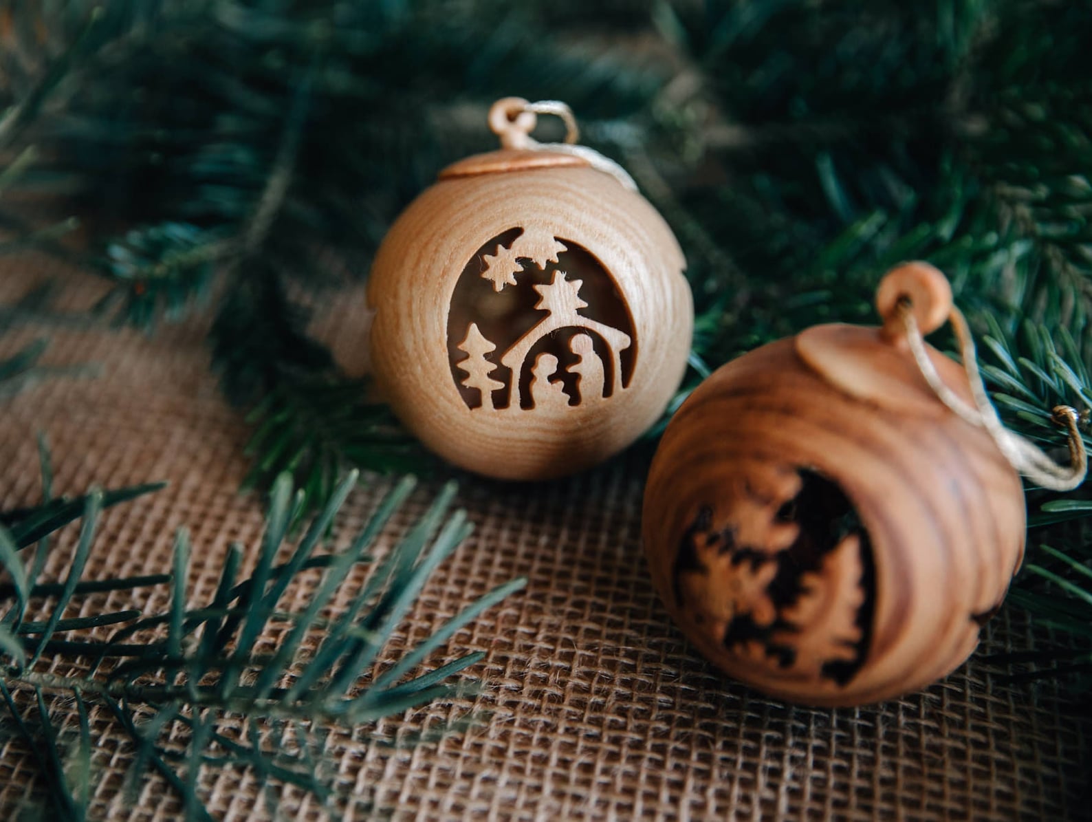 Weihnachtskugel aus Holz mit Motiv / Christbaumkugel mit Bild Etsy.de