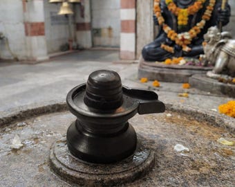Ídolo Shivling / Shiva Lingam de madera de ébano hecho a mano para la decoración del templo