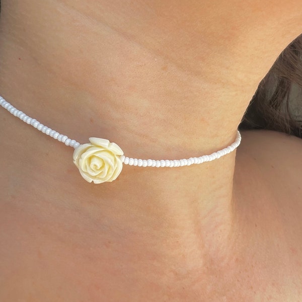 Rose charm necklace, Rose charm choker, Flower choker in Ivory, Flower collar choker, Flower choker necklace beige, Rosette choker necklace