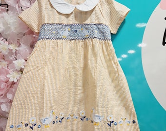 Smocked Duckling Dress, Girls Easter Dress, Smocked Dress, girls dress, toddler girl, Spanish style clothing, baby girl