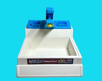 Fisher Price Lavabo Sink for children's kitchen toy no 918 vintage 1982