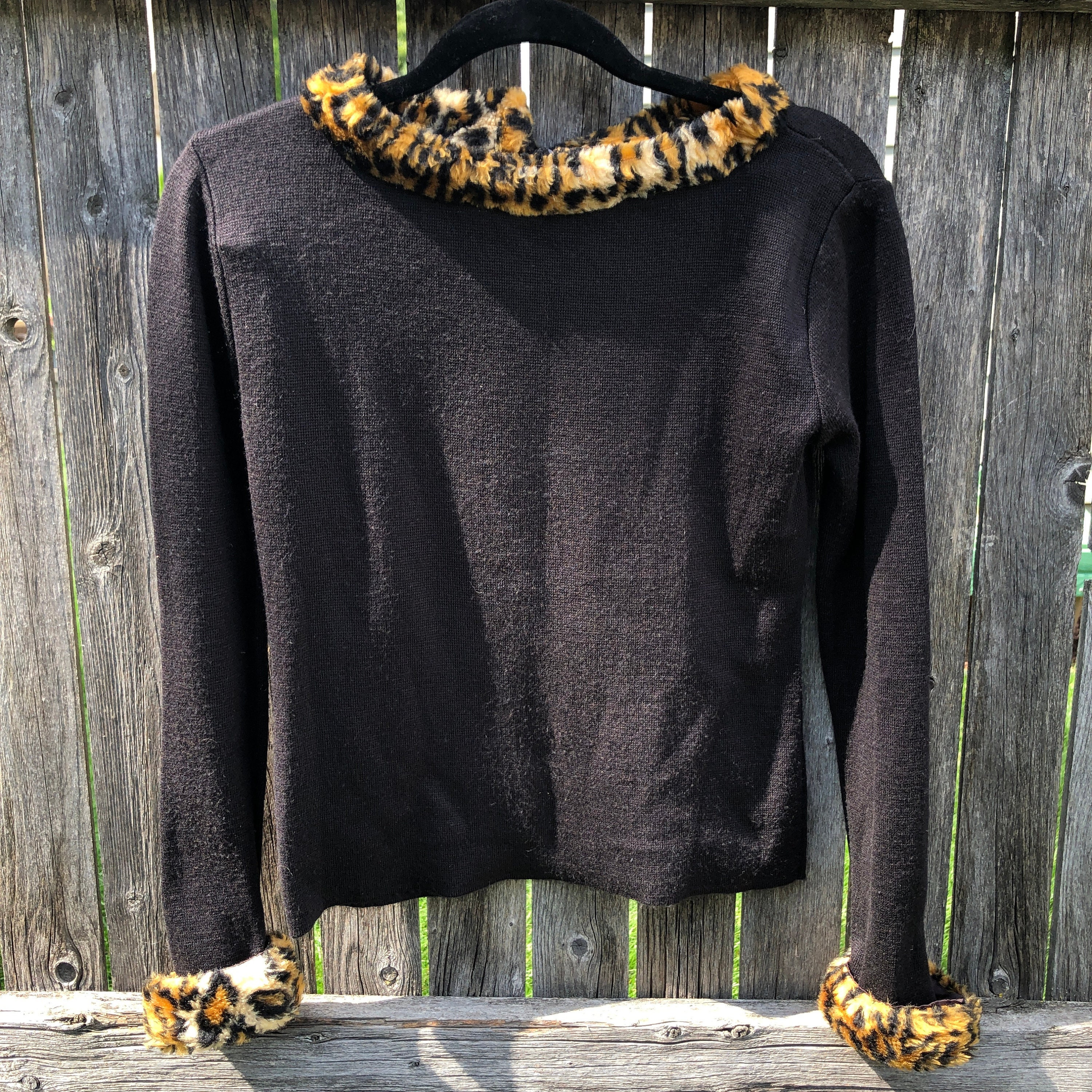 Vintage 90s y2k Faux Cheetah Fur Lined Black Sweater Women s XL Fur Collar Cuffs Stretchy