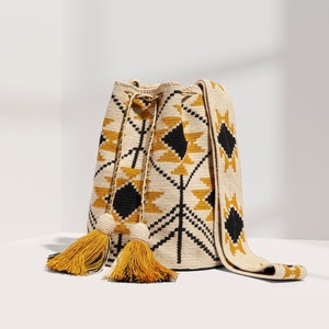 Fair Trade Wayúu Mochila | Crossbody Shoulder Bag | 100% Handwoven Crochet Bag | Ethical Fashion