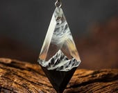 → Переглянути на Etsy: Mountain and Northern lights Epoxy Resin and Wood Pendant Necklace - Jewelry Gift for Him Mountain and Northern lights Epoxy Resin and Wood Pendant Necklace - Jewelry Gift for Him