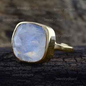 5.5 Ct. Rainbow Moonstone Ring-Blue Fire Moonstone Ring-Handmade -14k Solid Gold Ring -Gift for her-Promise Ring Mother&#39;s Day Gift