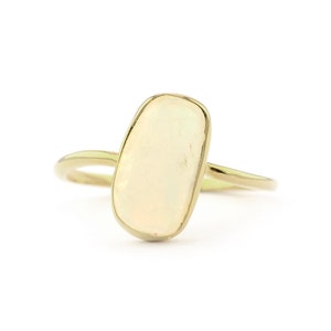 Natural Opal 1.8 Ct / 14K Solid Yellow Gold Ring / October Birthstone Ring / Engagement Dainty Ring / Wedding Ring / Minimalist Jewelry